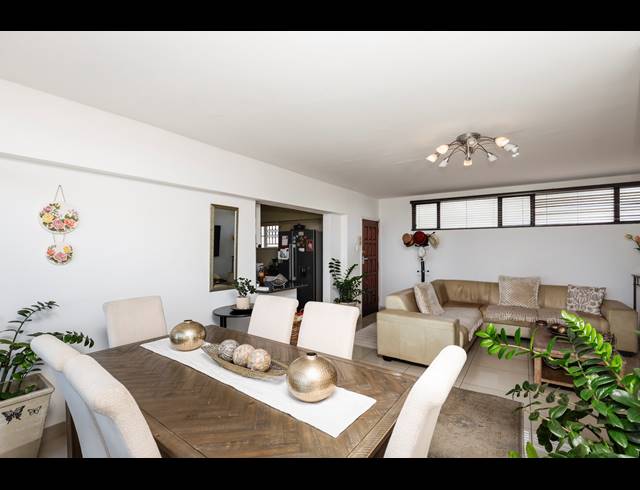 3 BEDROOM APARTMENT FOR SALE IN ESSENWOOD